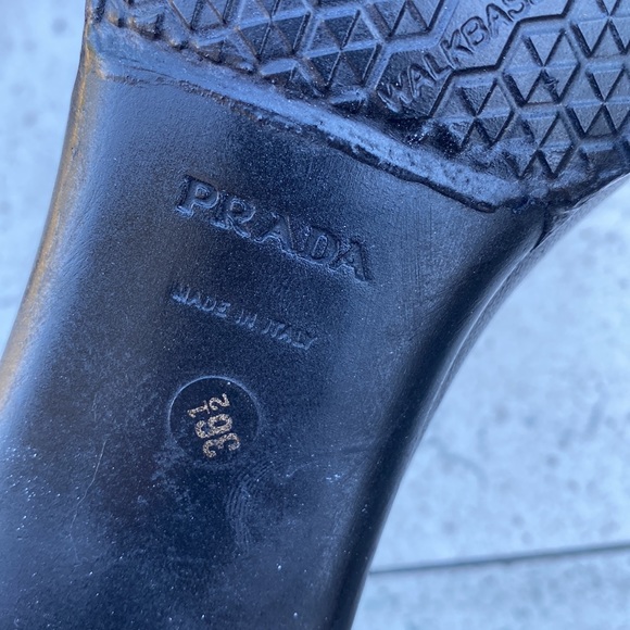 Auth Prada Milano leather logo slipper slide sandals Italy black kitten heels - Picture 5 of 7